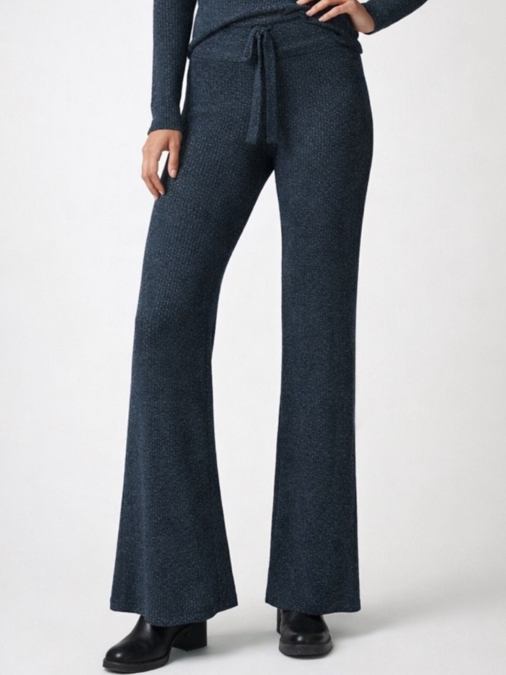 Athleta Reverie Ribbed Sweater
Flare Pants | Navy Blue | High-Waisted | Small